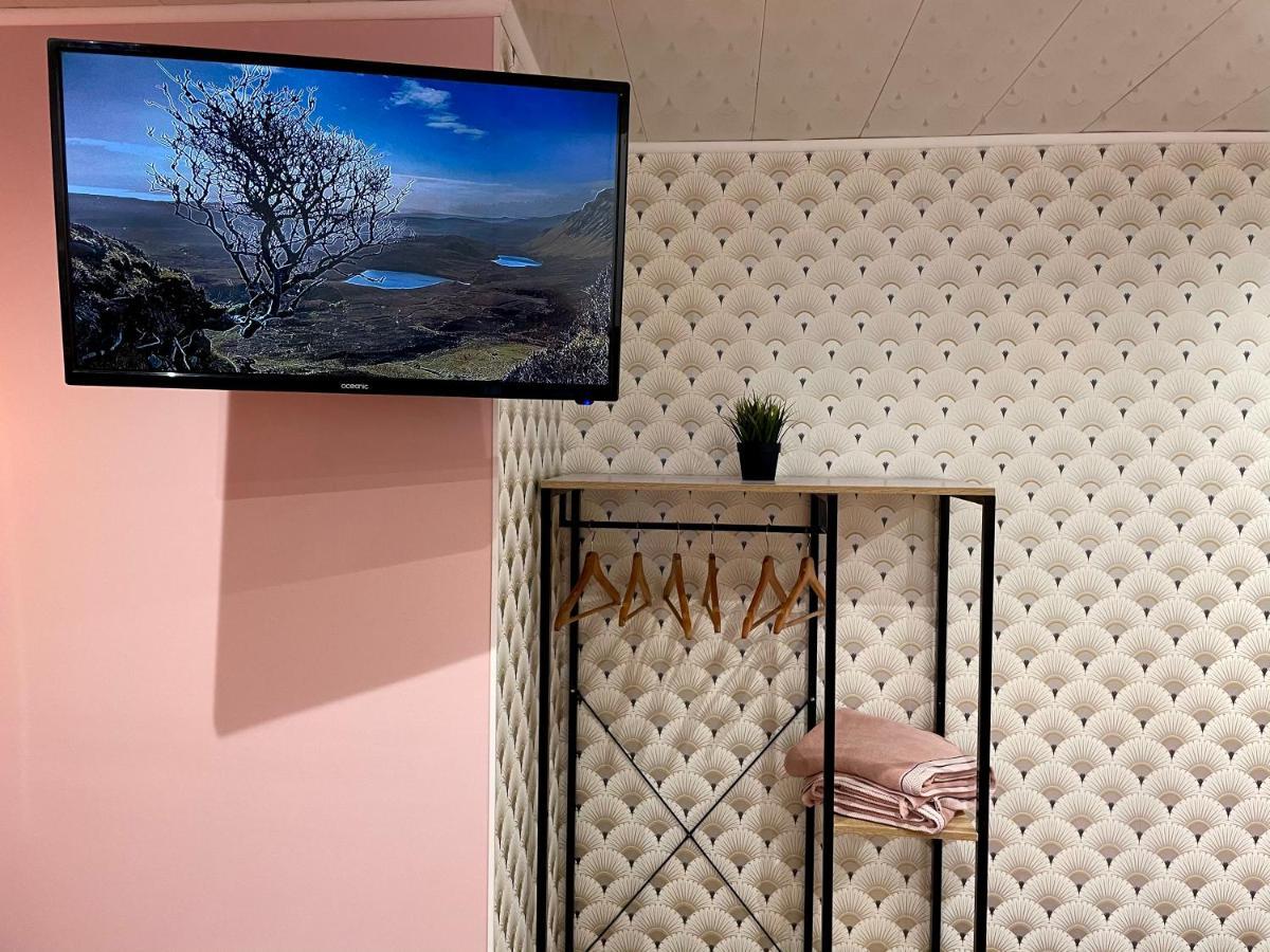 Capstay Color Valenciennes & Netflix Trith-Saint-Leger ภายนอก รูปภาพ