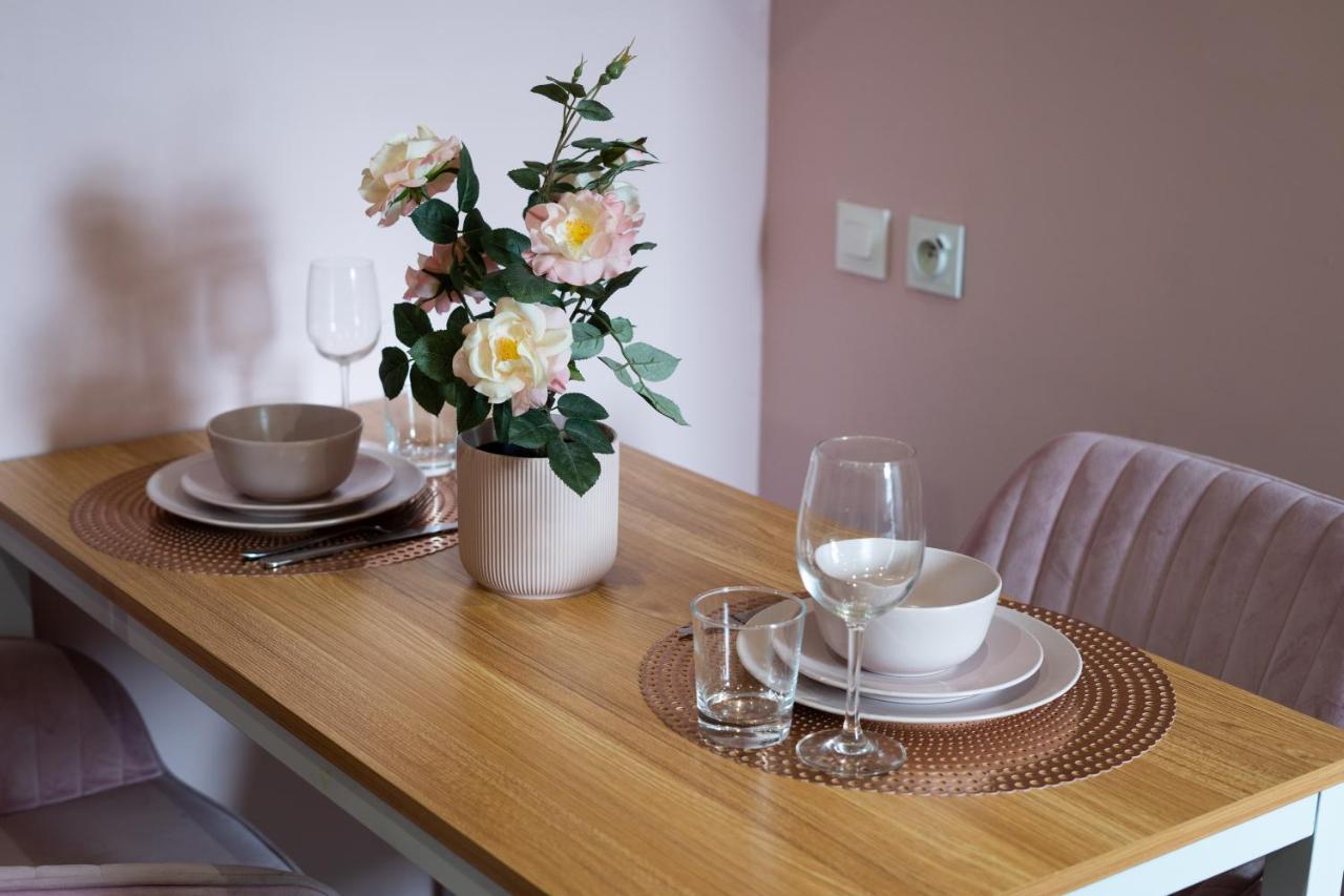 Capstay Color Valenciennes & Netflix Trith-Saint-Leger ภายนอก รูปภาพ